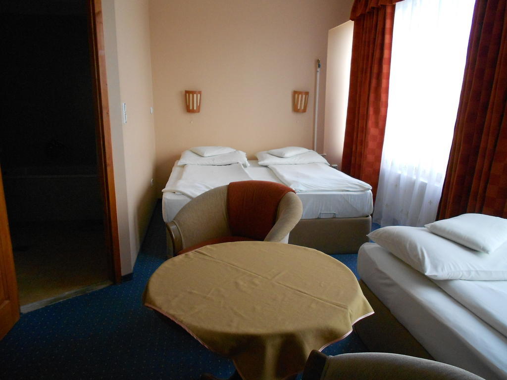 Hotel Seni Studium Budapest Chambre photo